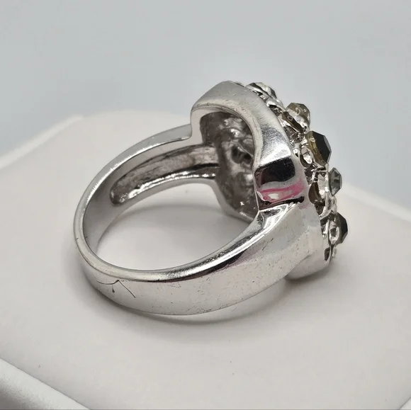 ✨2/$10✨ Silver and Black Gemstone Ring Size 8 - Picture 8 of 9